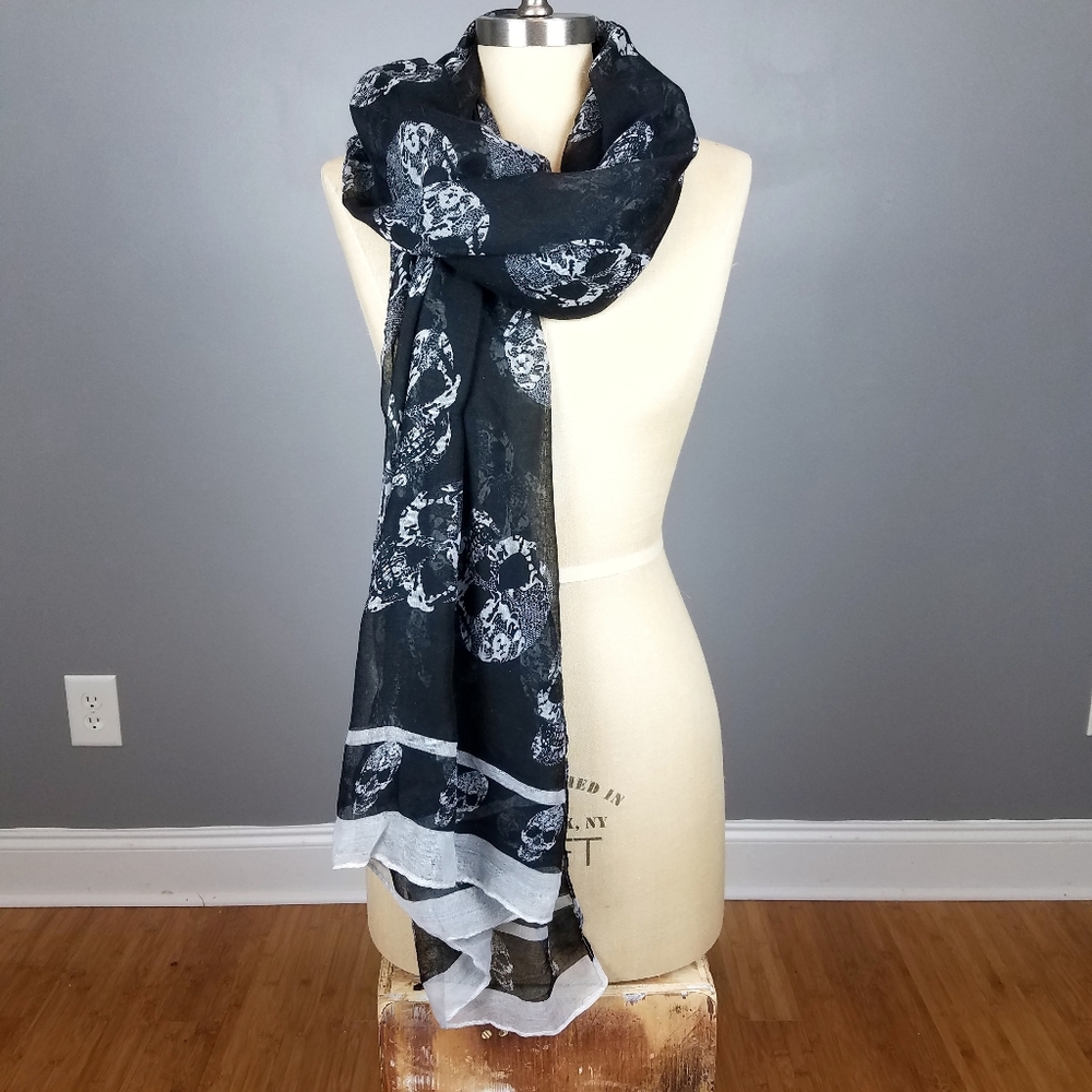 RESELLERS SPECIAL 7-pieces Skull Scarf - Picture 3 of 9